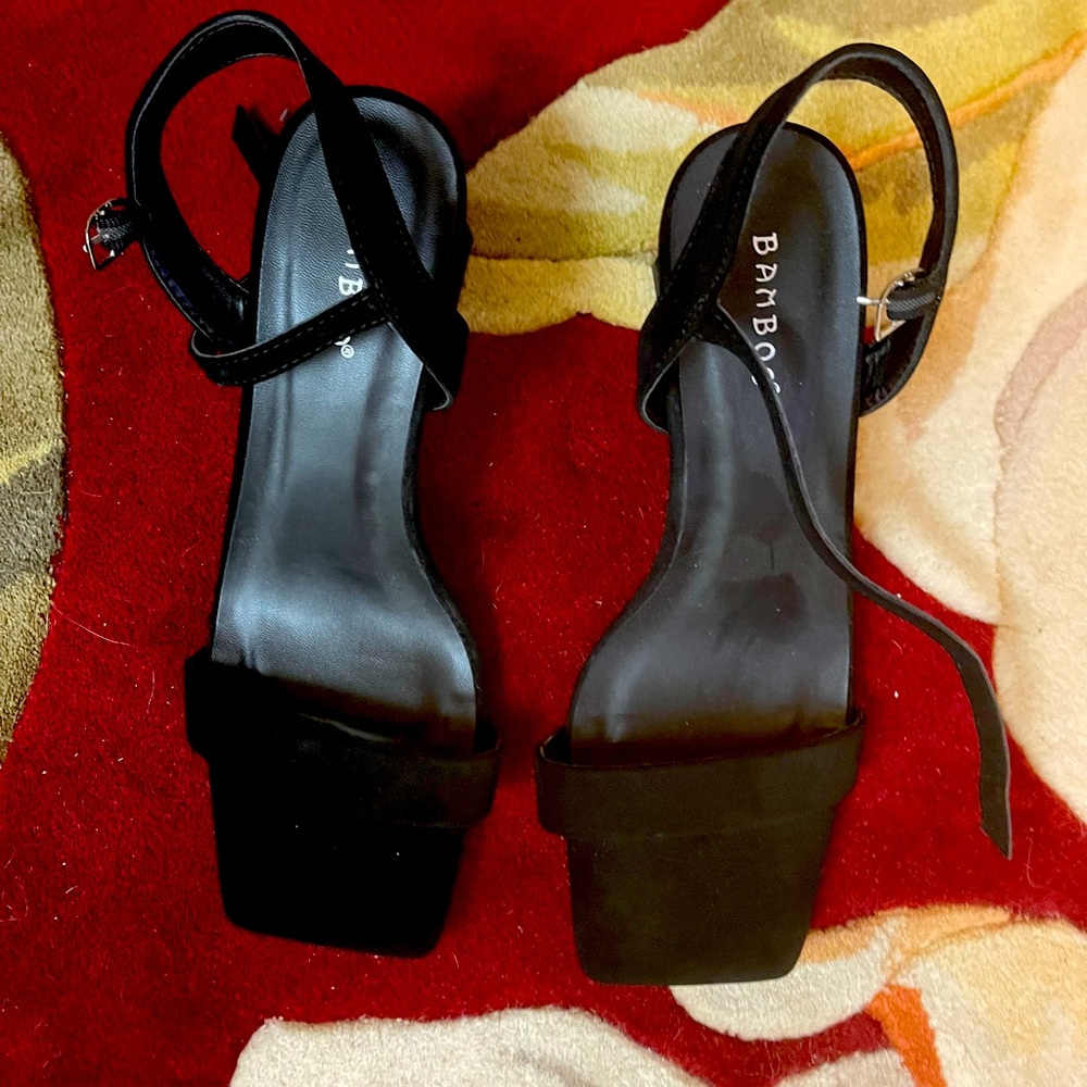 NWOT Black Faux Suede Sandals